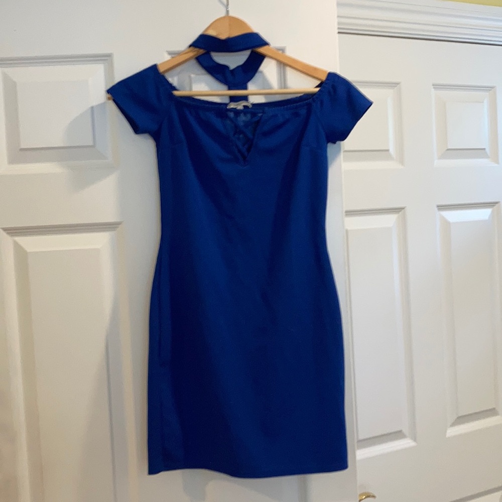 blue dress